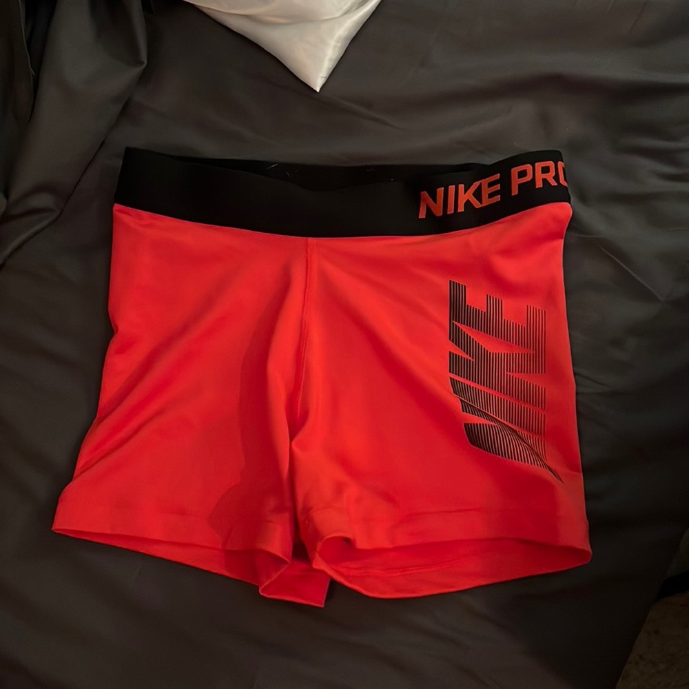 Women’s Nike pro shorts